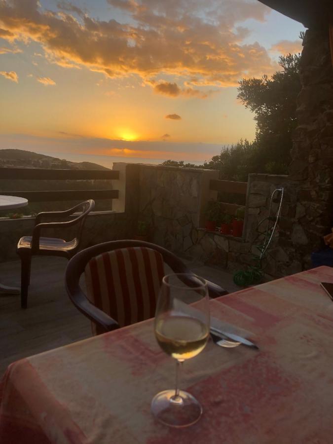Sardegna-Ferienwohnung Mit Emotionale Meeres Blick Торре-дей-Корсари Экстерьер фото